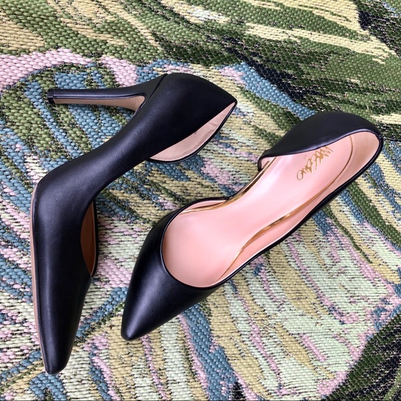 Mossimo • Black Heels with Side Cut - Picture 5 of 12